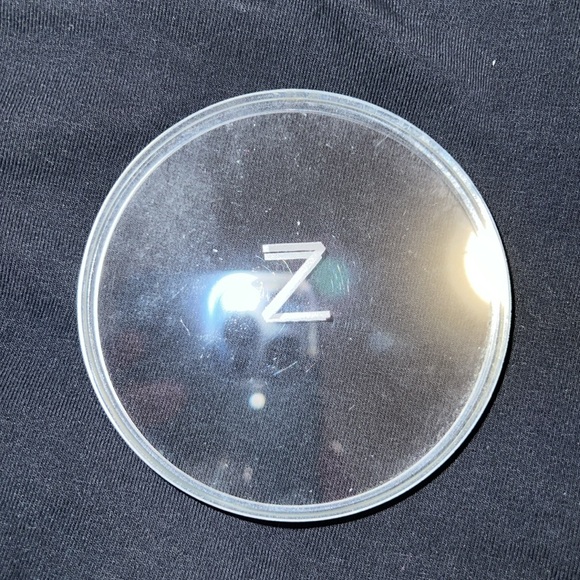 Round Glass with Z - Picture 3 of 4